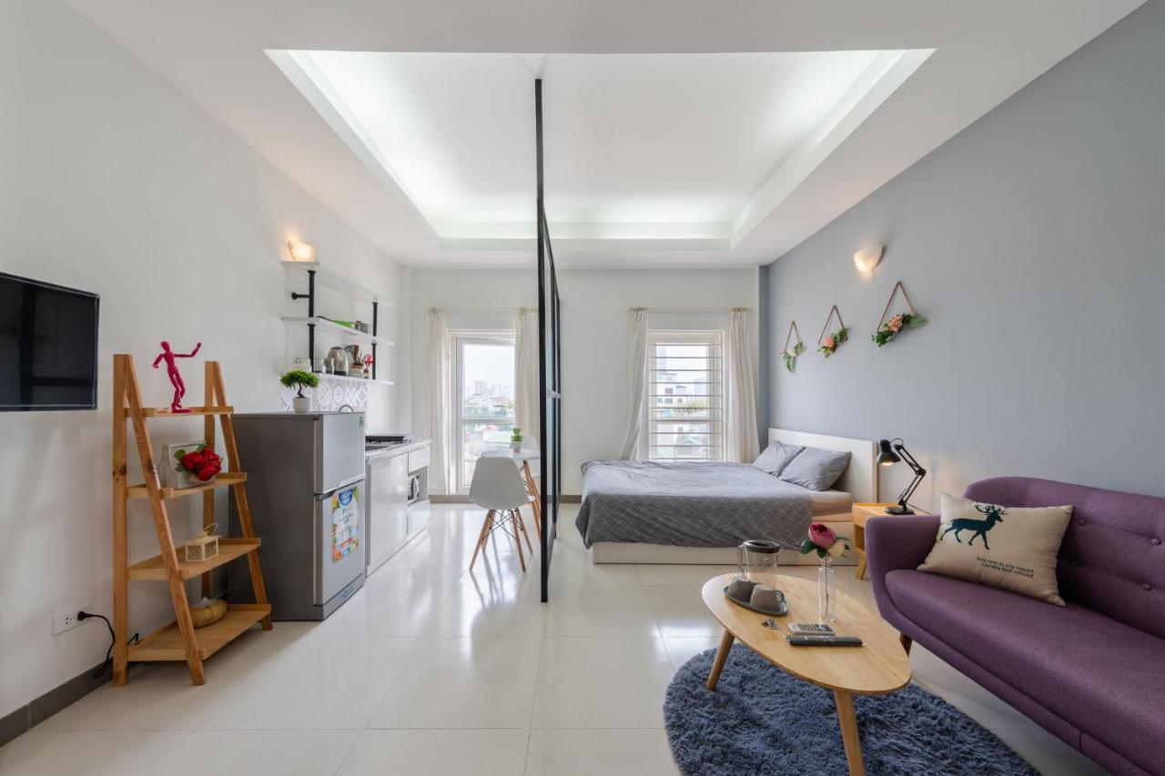 Sazi Homestay 97 Van Cao Building Hanoi